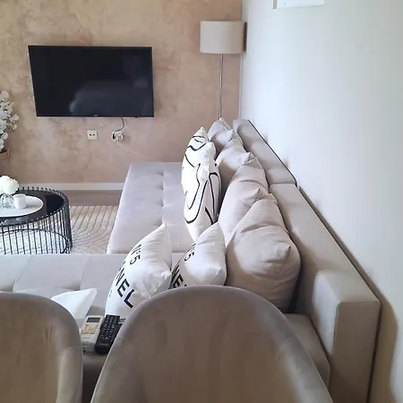 Elena Apartmán