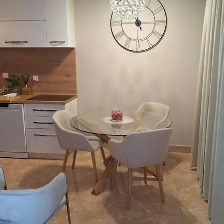 Elena Apartmán